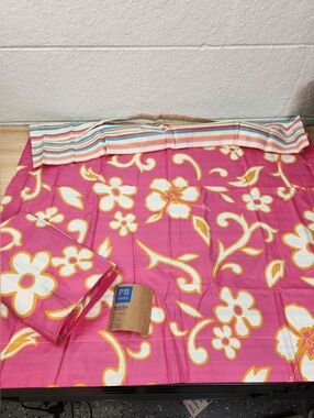 Pottery Barn Teen Wahine Floral Striped Set Of 2 Euro Pillow Shams NOS Tropical